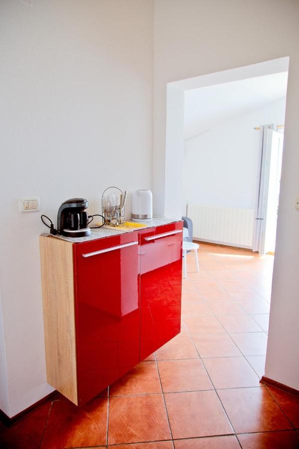 Apartmans Dina And Hana Radeki Polje 50 Lägenhet Loborika Exteriör bild