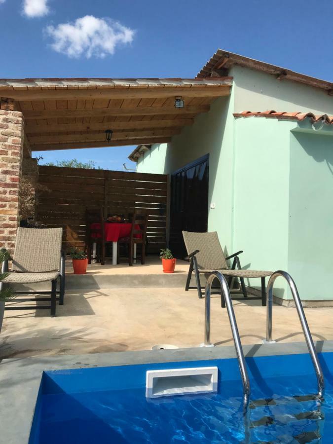 Apartmans Dina And Hana Radeki Polje 50 Lägenhet Loborika Exteriör bild